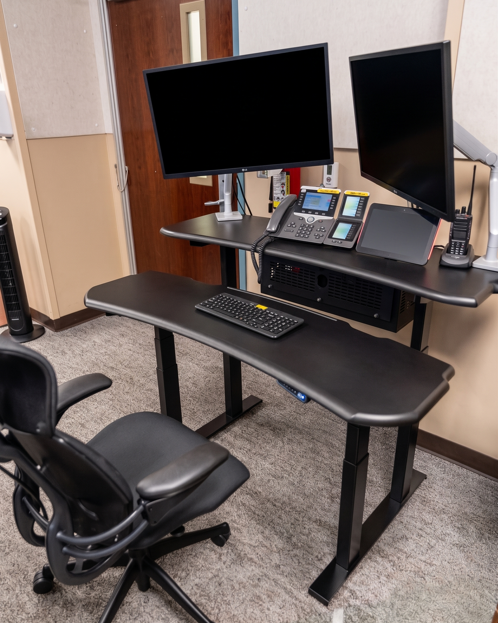 Level 3 Plus: Dual Surface 4 Leg Sit-Stand Workstation